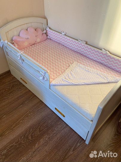 Кровать детская с матрасом + бортики+ покрывало