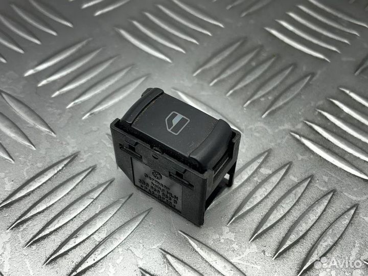 Кнопка стеклоподъемника Volkswagen Golf MK4
