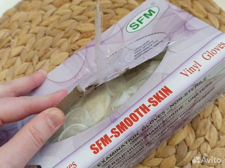 Одноразовые виниловые перчатки М