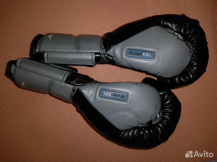 Боксерские перчатки Everlast Protex2 GEL 12 унций