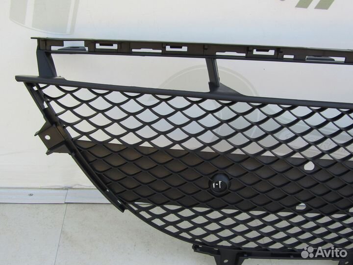 Решетка переднего бампера mercedes A2928855122