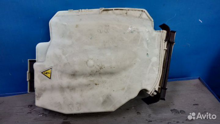 Крышка отсека управляющей электроники Bmw 3-Series