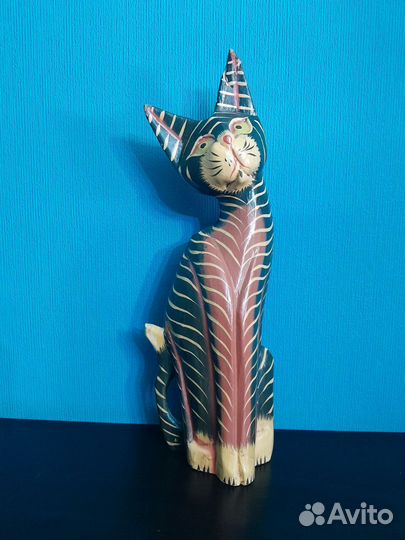 Декоративная кошка из дерева
