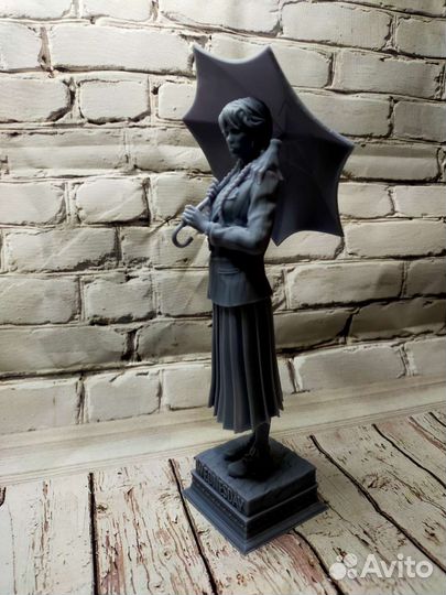 Фигурка Уэнсдей