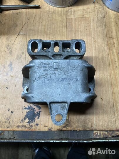 Подушка двигателя гольф 4 golf 4