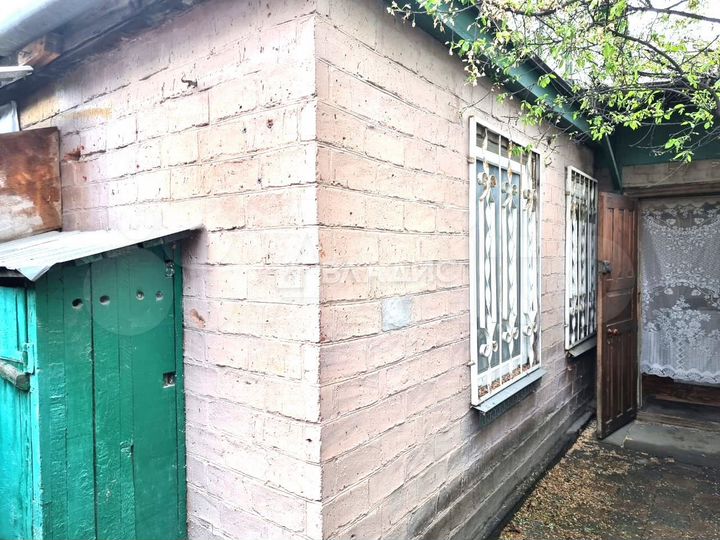 Дом 27,8 м² на участке 1 сот.