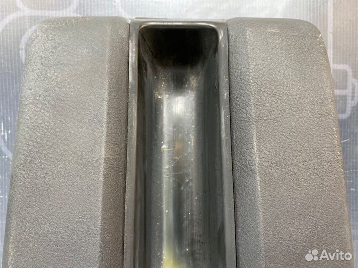 Подлокотник Bmw 528I E39 M52B28 1997