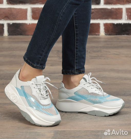 Кроссовки Respect