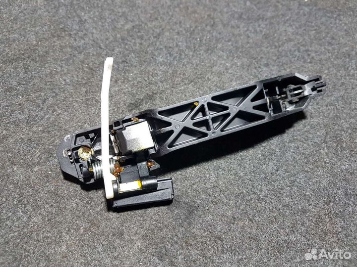 Ручка задняя правая Toyota Avensis T25