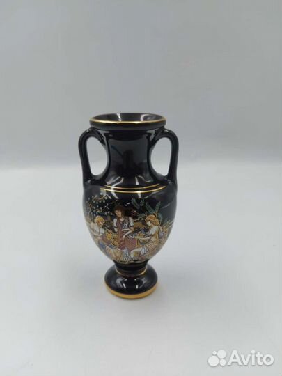 Ваза амфора с греческим сюжетом