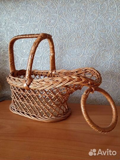 Плетёная корзина для вина