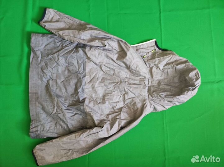 Куртка-ветровка