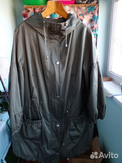 Ветровка женская