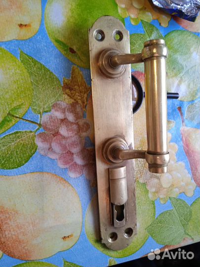 Дверная ручка