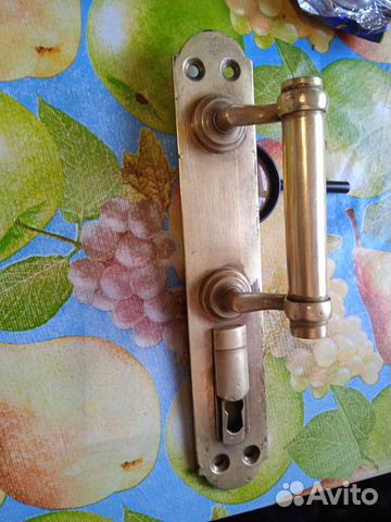 Дверная ручка