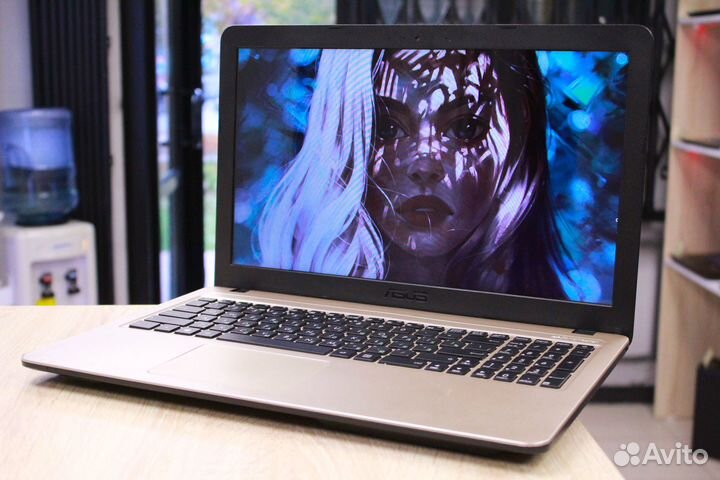 Ноутбук Asus\ Intel + Nvidia \ SSD \ Новая акб
