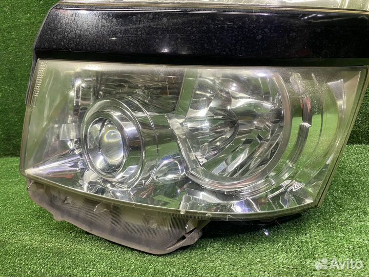 Фара toyota voxy ZRR70 L 2009 Лево / Левый