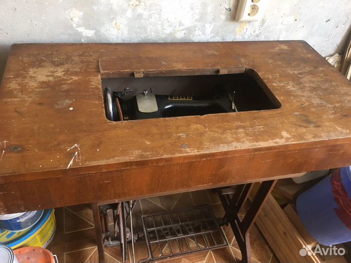 Швейная машина Kohler в тумбе