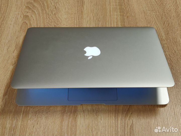 Macbook Air 13 / i5 / SSD m2 / video 1,5gb
