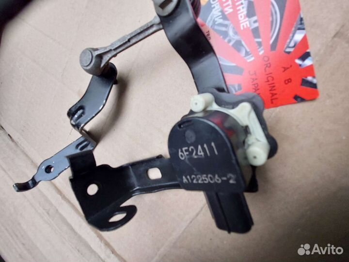 Датчик положения кузова Toyota Camry 70