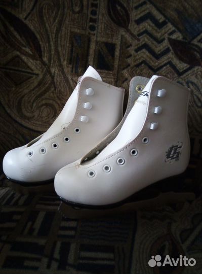 Коньки фигурные для девочки