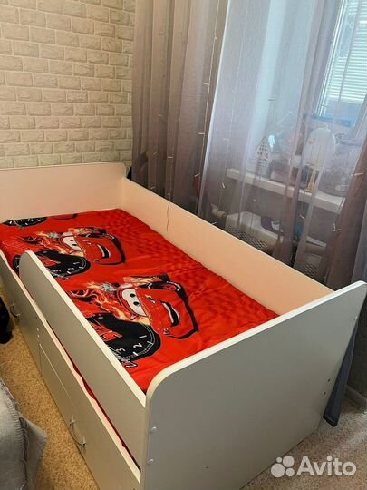 Детский кровать с выдвижными ящиками