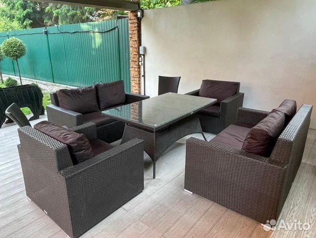 Столы и стулья из искусственного ротанга