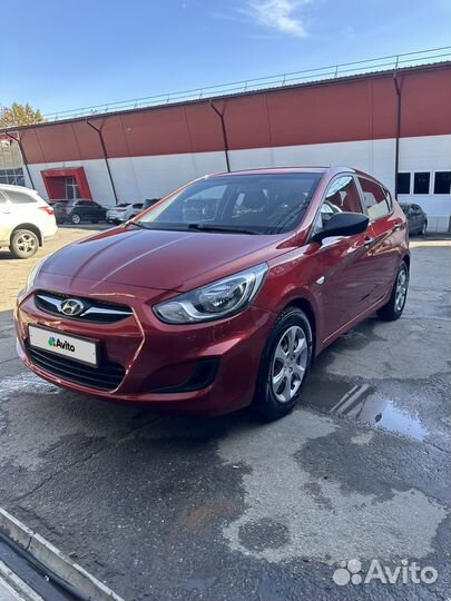 Hyundai Solaris 1.4 AT, 2011, 120 000 км