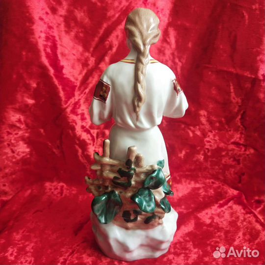 Статуэтка Гадание на ромашке