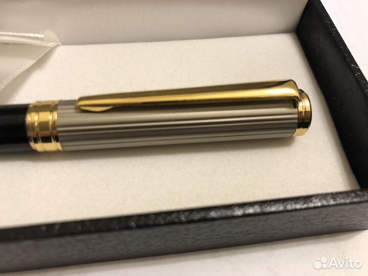 Ручка шариковая подарочная в футляре