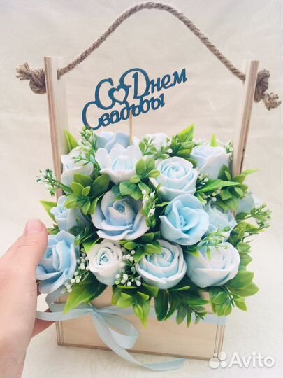 Сувенирное мыло и букеты