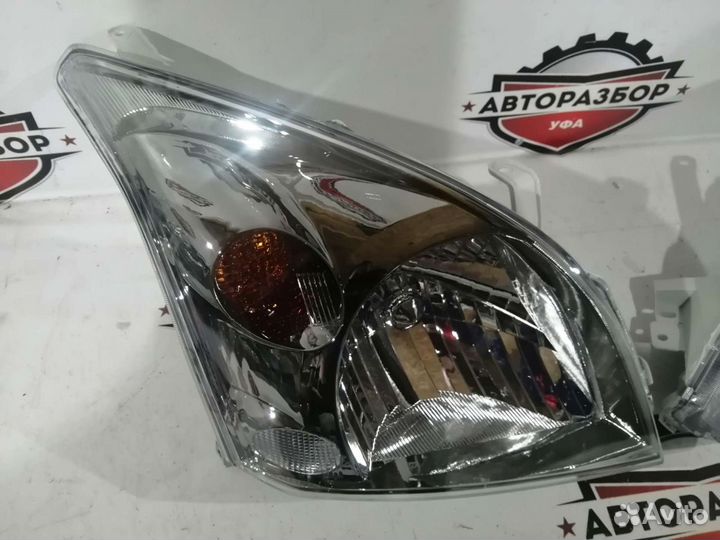 Фара правая новая Toyota Land Cruiser Prado 120