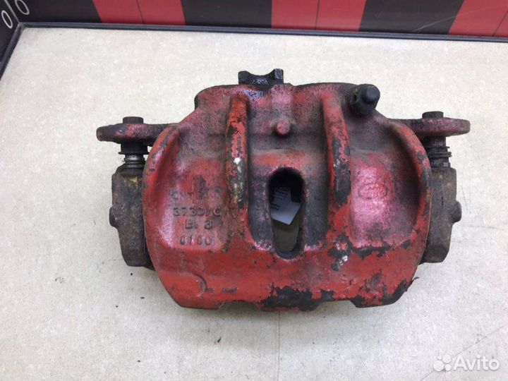 Суппорт передний правый Land Rover Range Rover