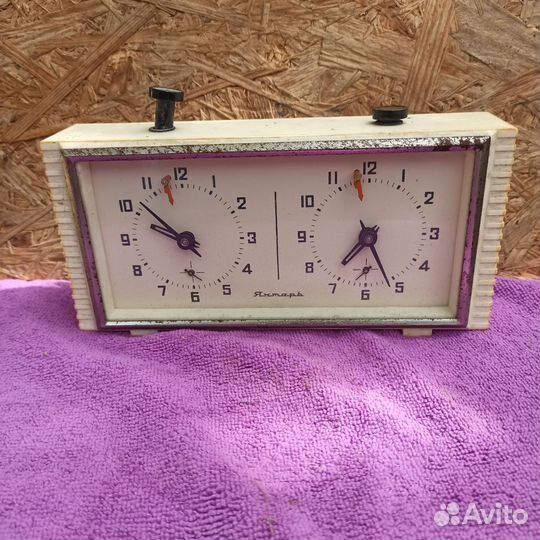 Часы шахматные янтарь