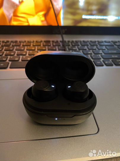 Беспроводные наушники jbl