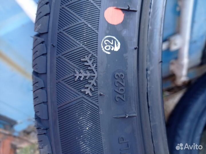 Gripmax SureGrip Pro Winter 275/40 R22 107V