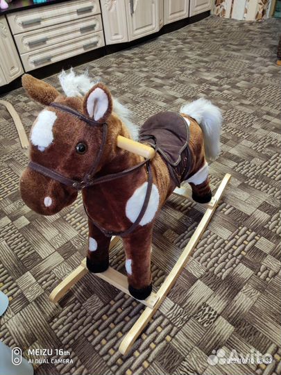 Детская качалка лошадь