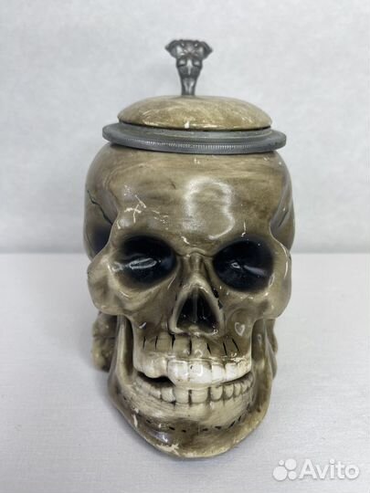 Немецкая пивная кружка-череп