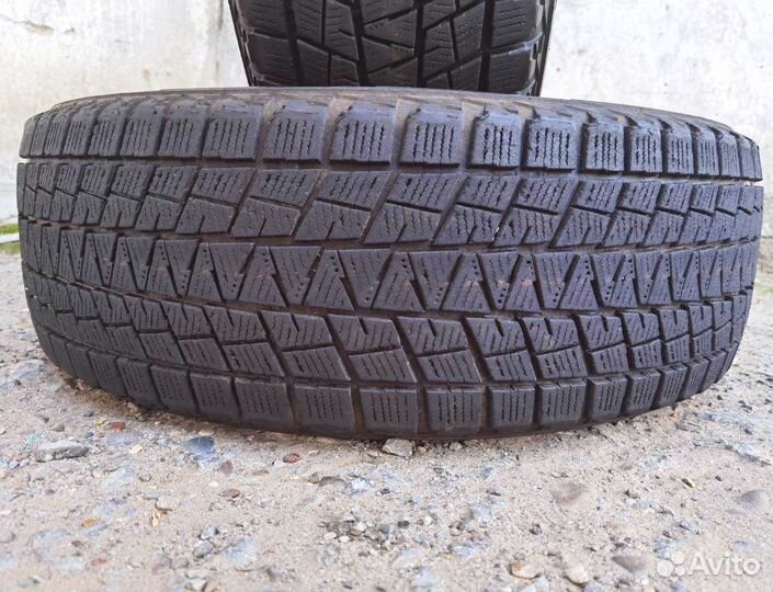 Bridgestone Blizzak DM-V1 225/65 R17 102R