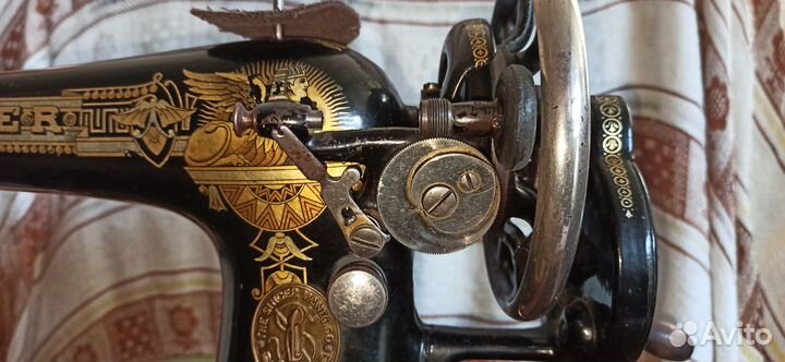 Швейная машинка Зингер