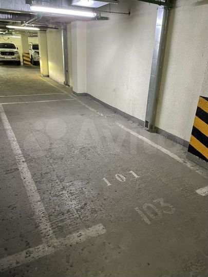 Машиноместо, 12 м²