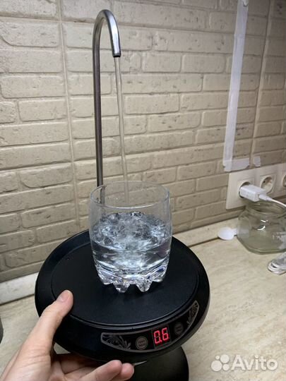 Электрическая помпа для воды с подставкой