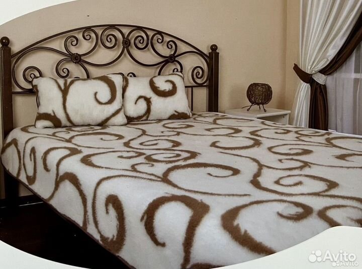 Одеяло и две подушки