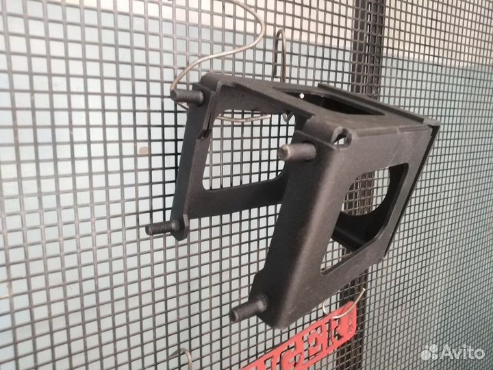 Кронштейн 2107 для вакуумного усилителя 2108