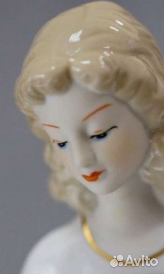 Статуэтка фарфор 23см