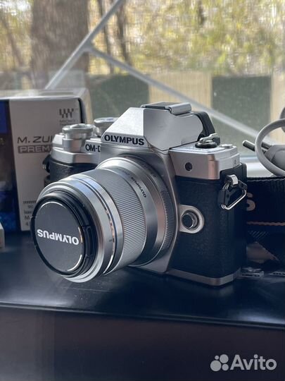 Olympus om d e m10 mark iii с объективом