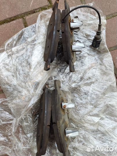 Тормозные диски и колодки Volkswagen Multivan