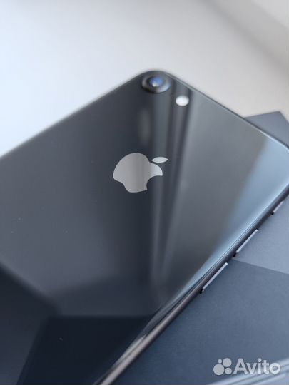 iPhone 8, 64 ГБ