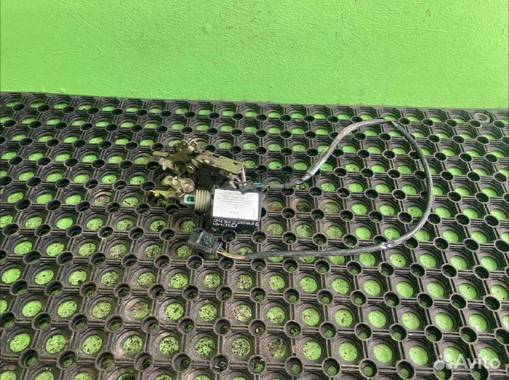 Замок двери левый mercedes-benz actros MP II