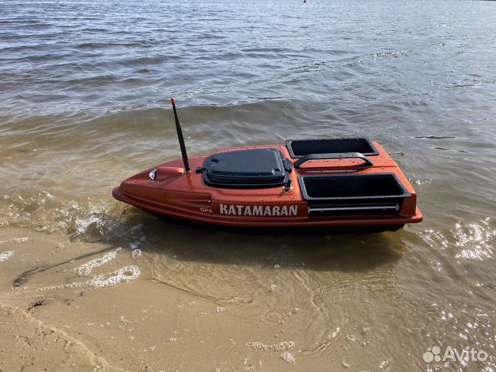 Прикормочный кораблик с gps и эхолотом